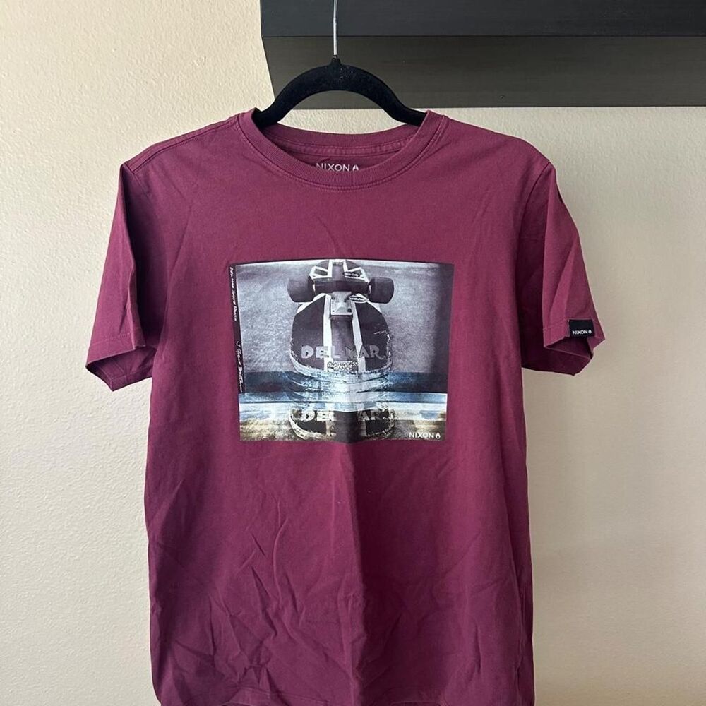 Nixon Men's Burgundy and Purple T-shirt